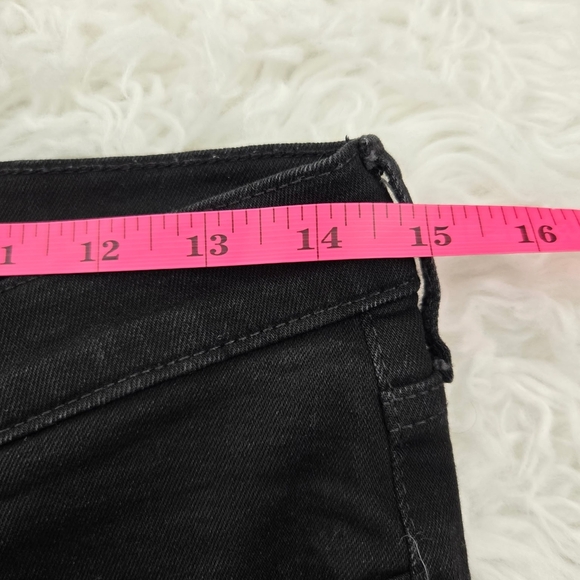 Everlane High Rise Black Ankle Jeans. Size 31. Good preowned condition. - Picture 6 of 10